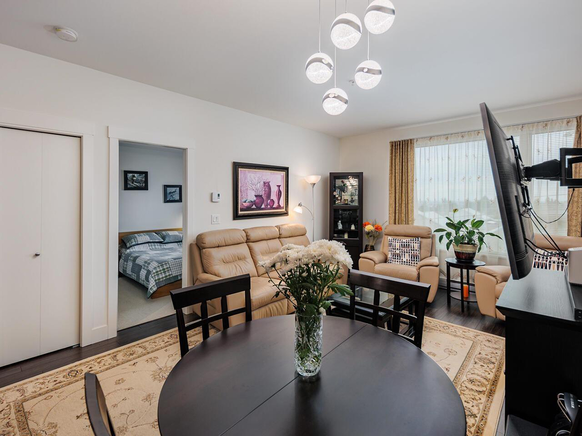 206 709 Twelfth Street, New Westminster 3