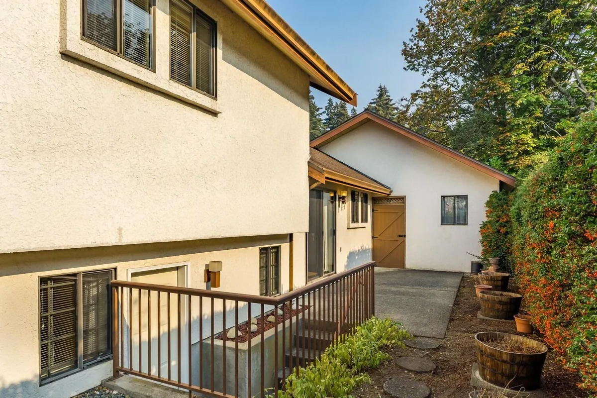 110 St. Patrick Street, New Westminster 34