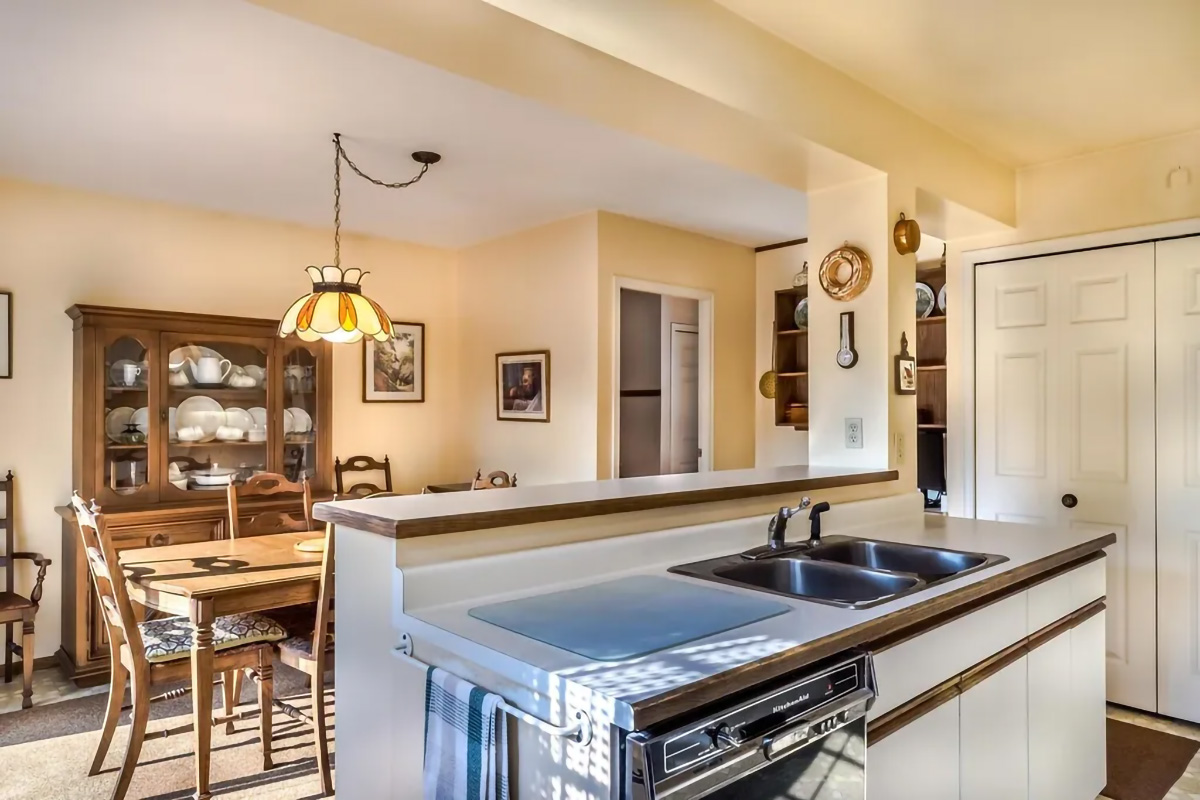 110 St. Patrick Street, New Westminster 9