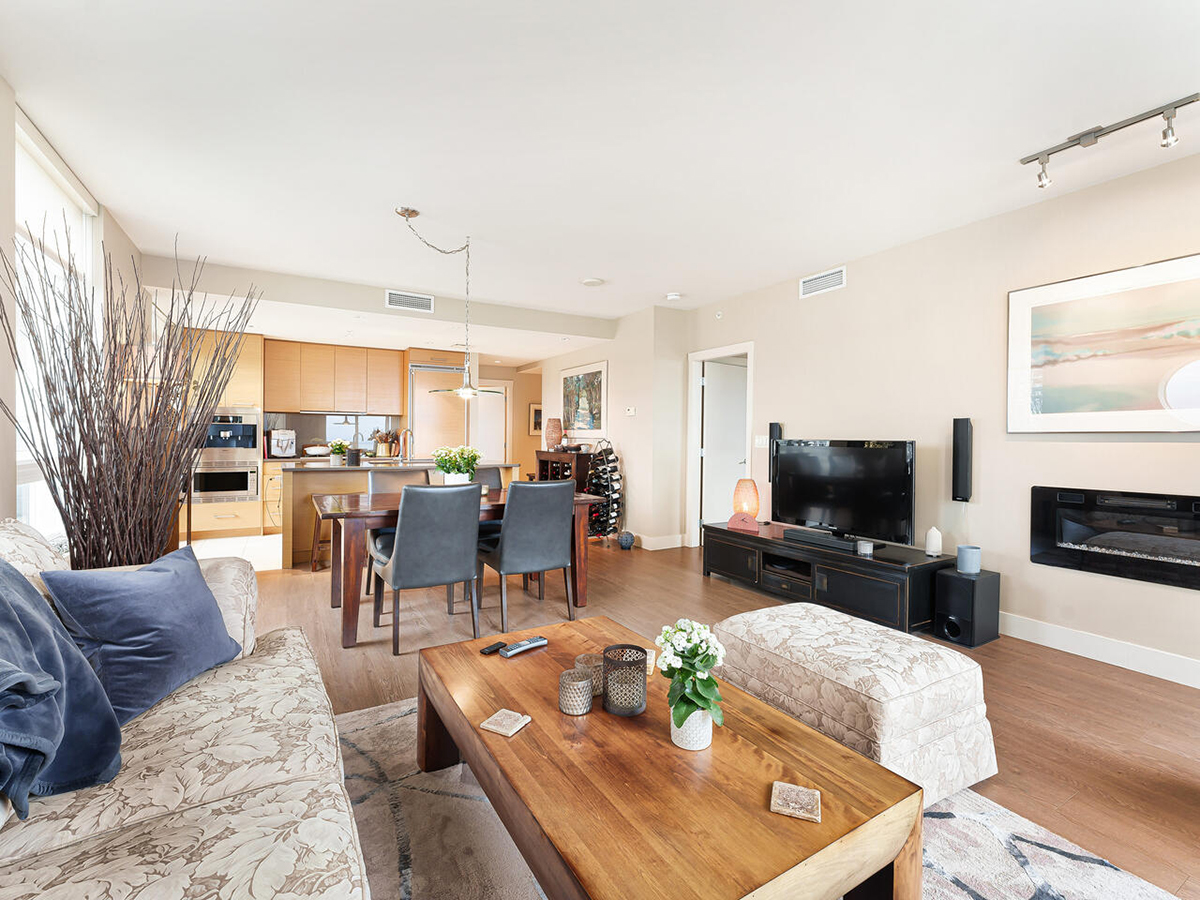 1204 1473 Johnston Road, White Rock 5