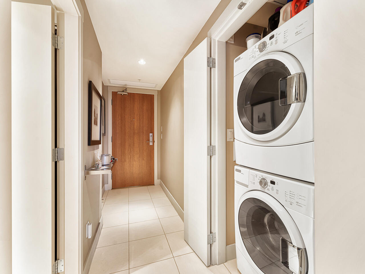 1204 1473 Johnston Road, White Rock 25