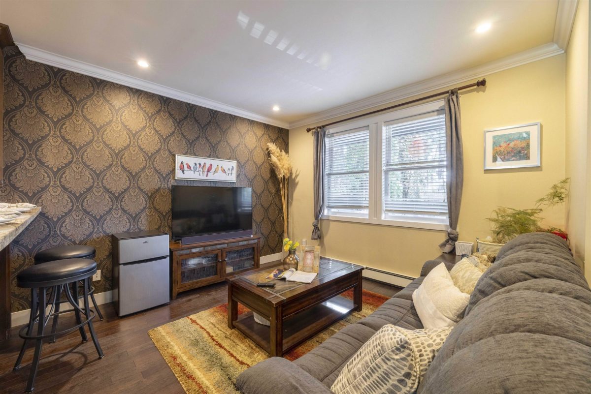 624 Tenth Street, New Westminster 13