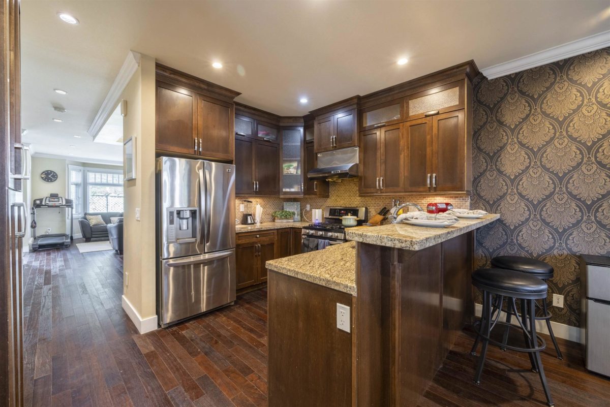 624 Tenth Street, New Westminster 15