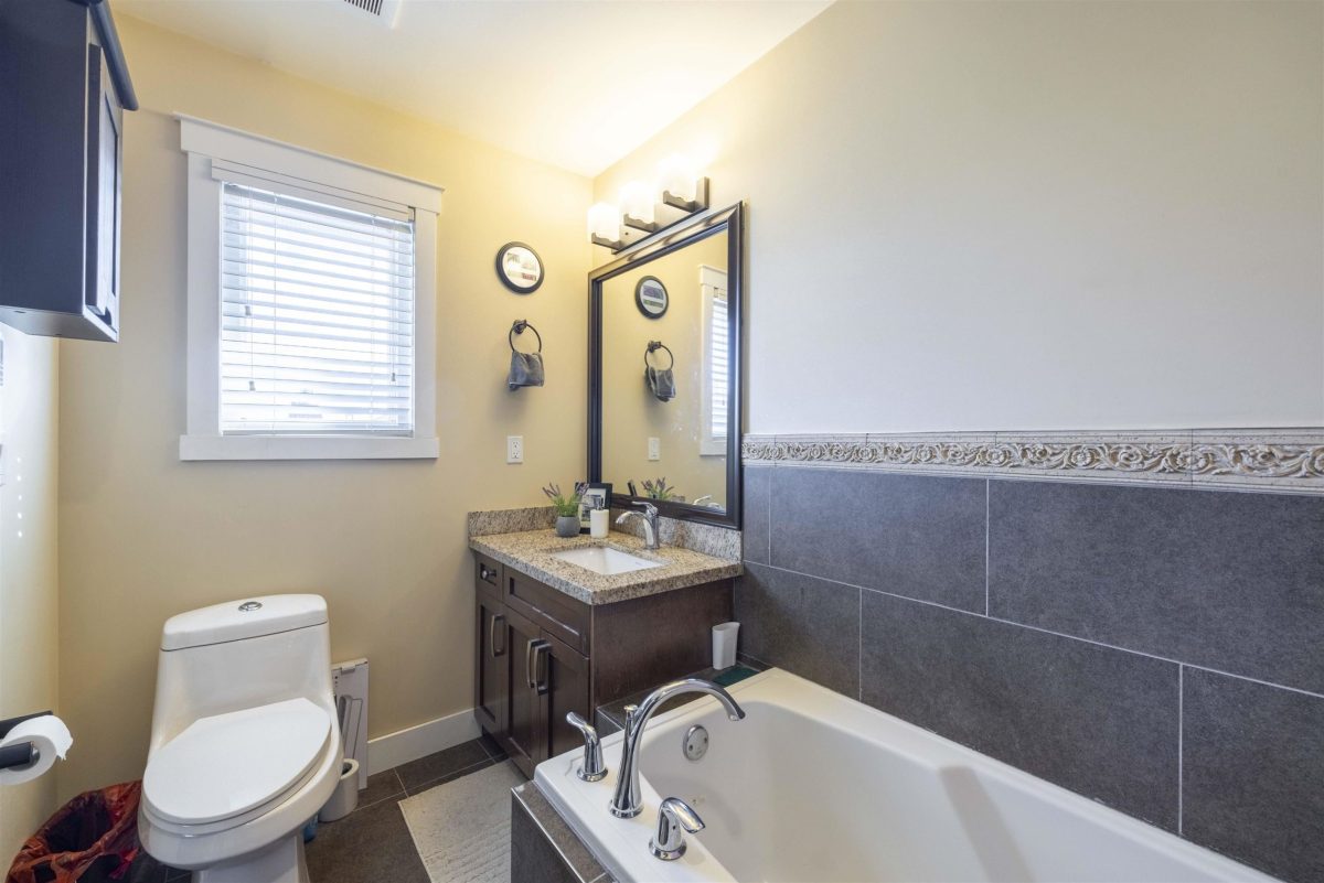624 Tenth Street, New Westminster 20