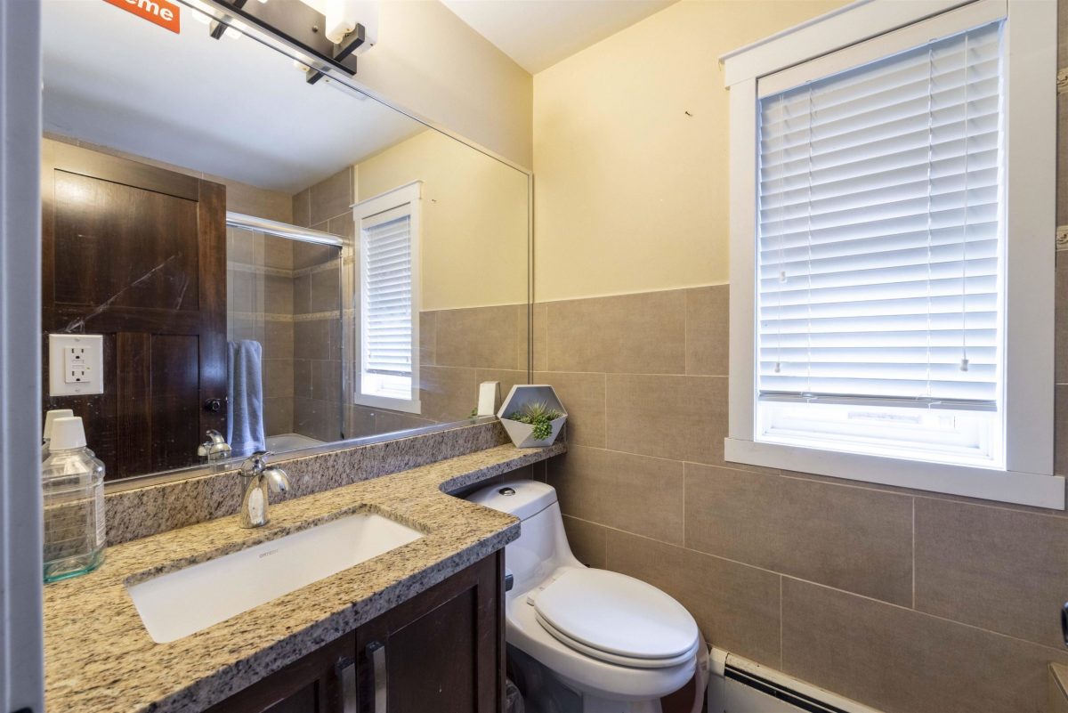 624 Tenth Street, New Westminster 12