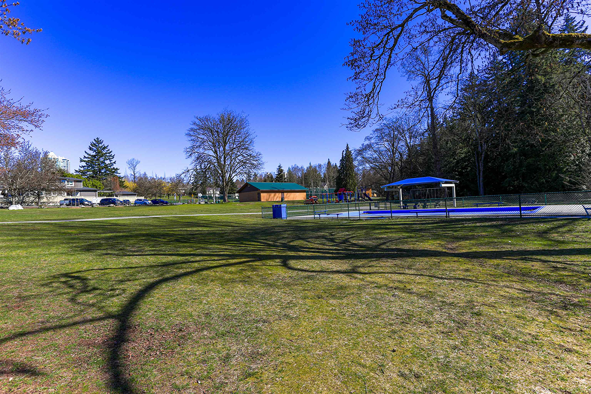 6577 Clinton Street, Burnaby