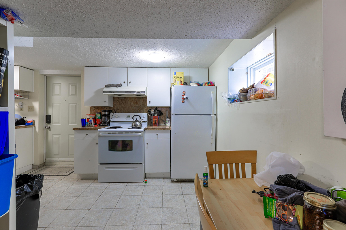 6577 Clinton Street, Burnaby 11