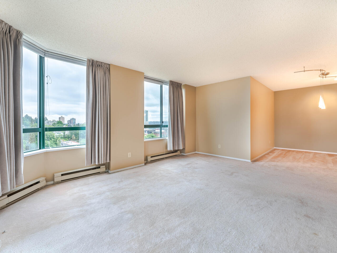 1606 121 Tenth Street, New Westminster 4