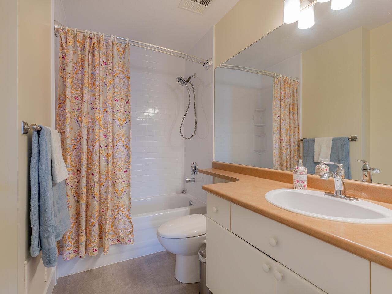 426 3 Rialto Court, New Westminster 13