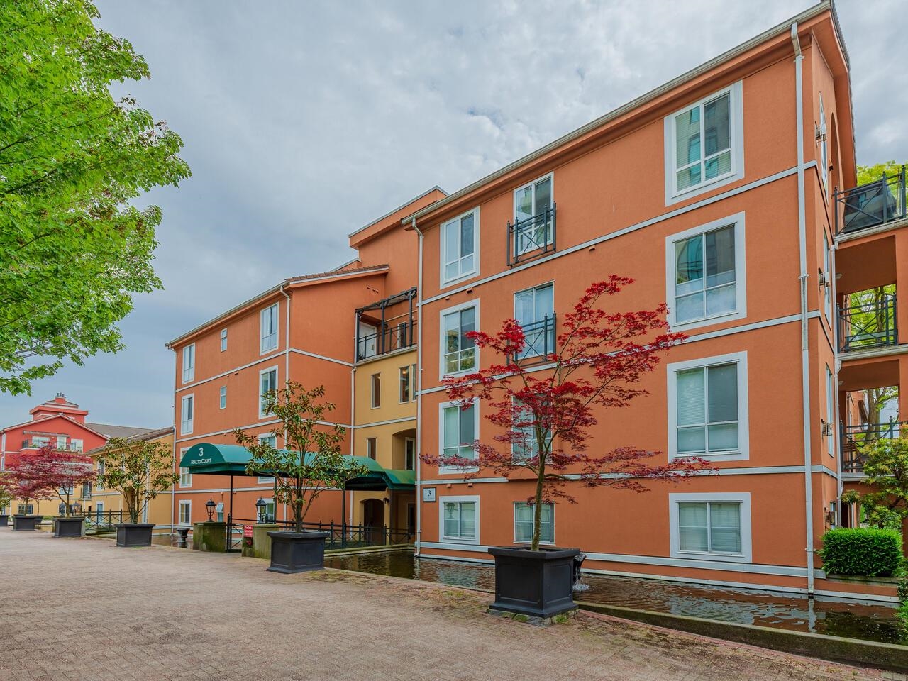 426 3 Rialto Court, New Westminster 21