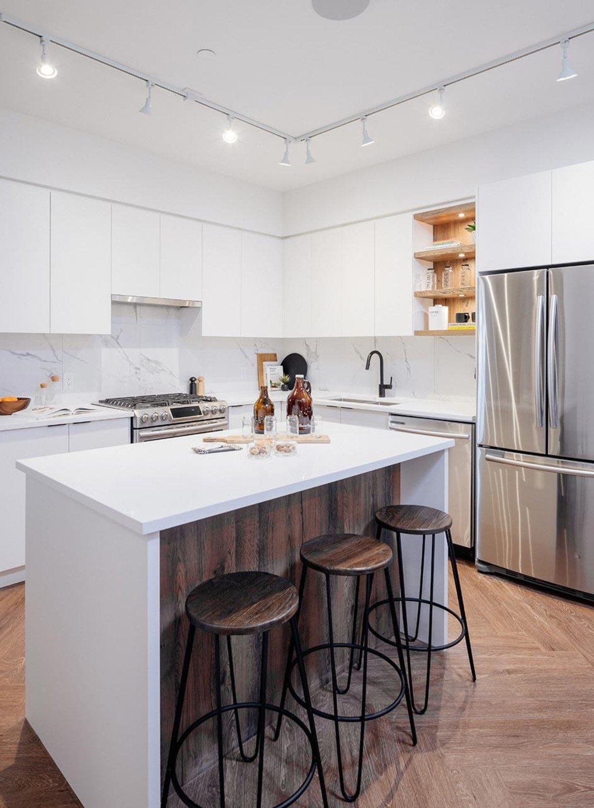 514 3229 St Johns Street, Port Moody 2