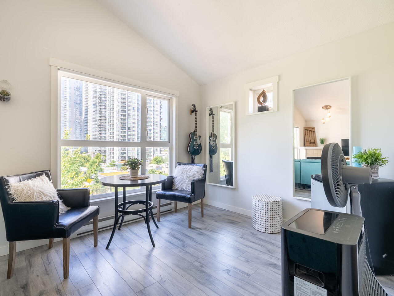 A404 9868 Whalley Blvd, Surrey 5