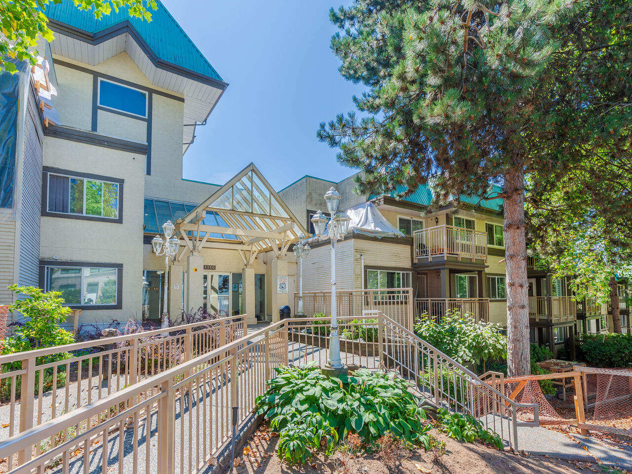 302-1310 Cariboo Street, New Westminster