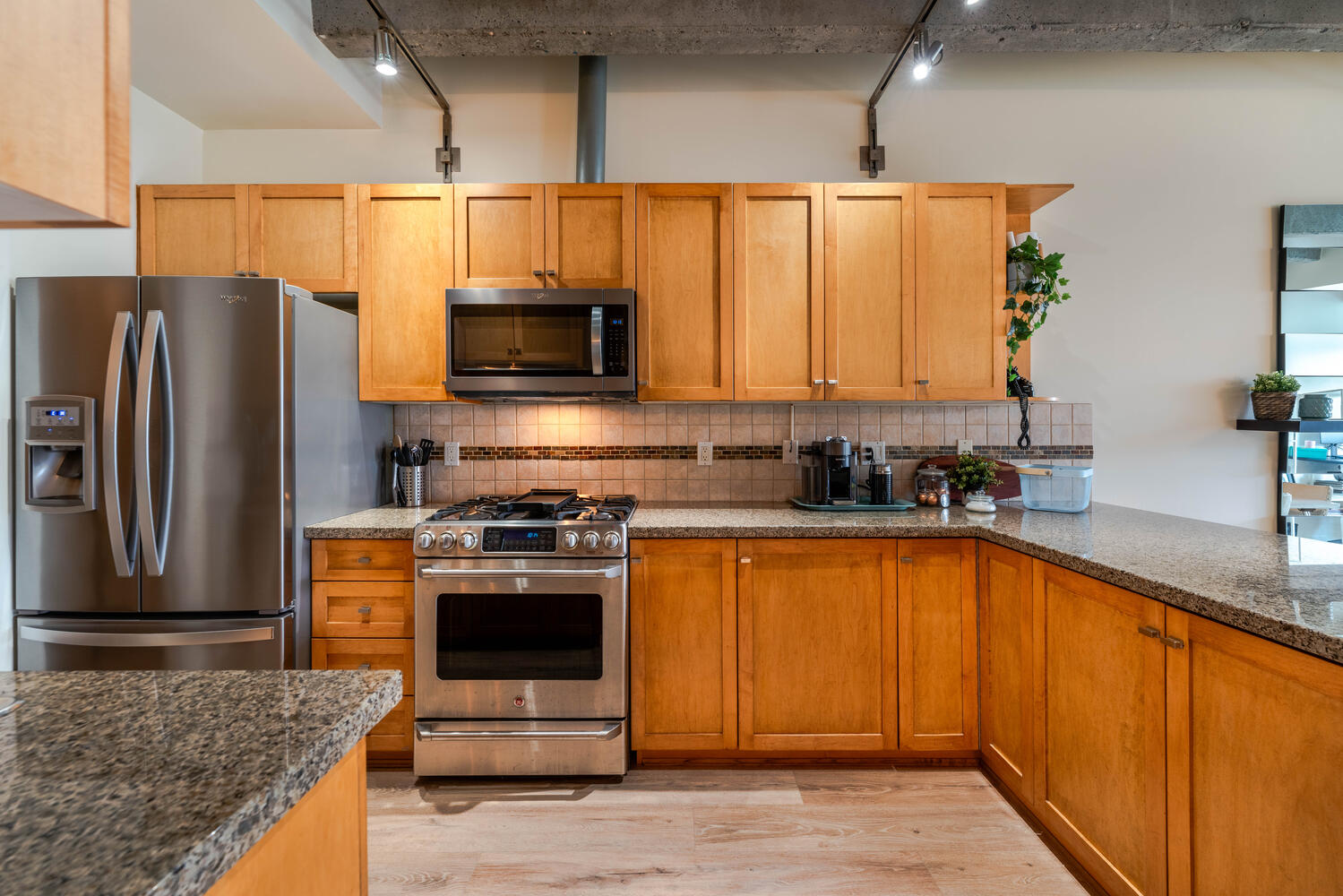 611 - 615 Belmont St, New Westminster 8