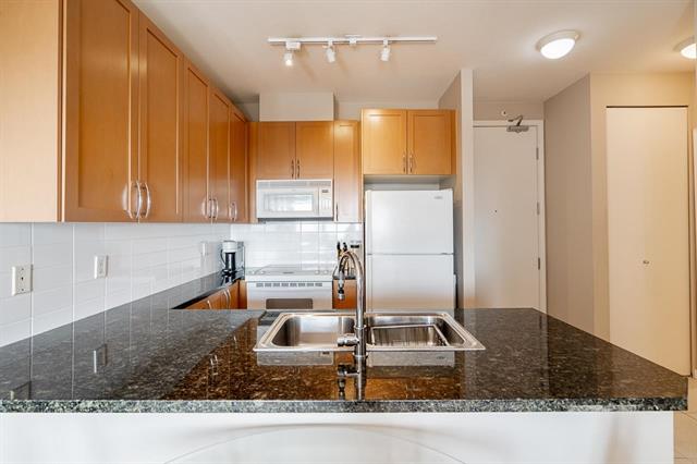 604 6833 STATION HILL DRIVE 11