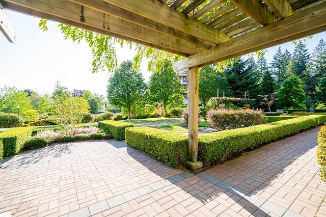 604 6833 STATION HILL DRIVE 37