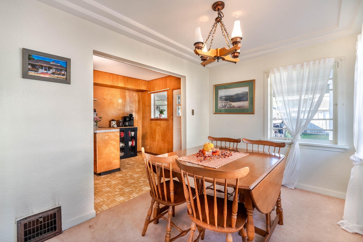 1007 Edinburgh Street, New Westminster 6