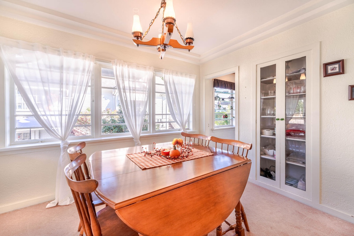 1007 Edinburgh Street, New Westminster 9