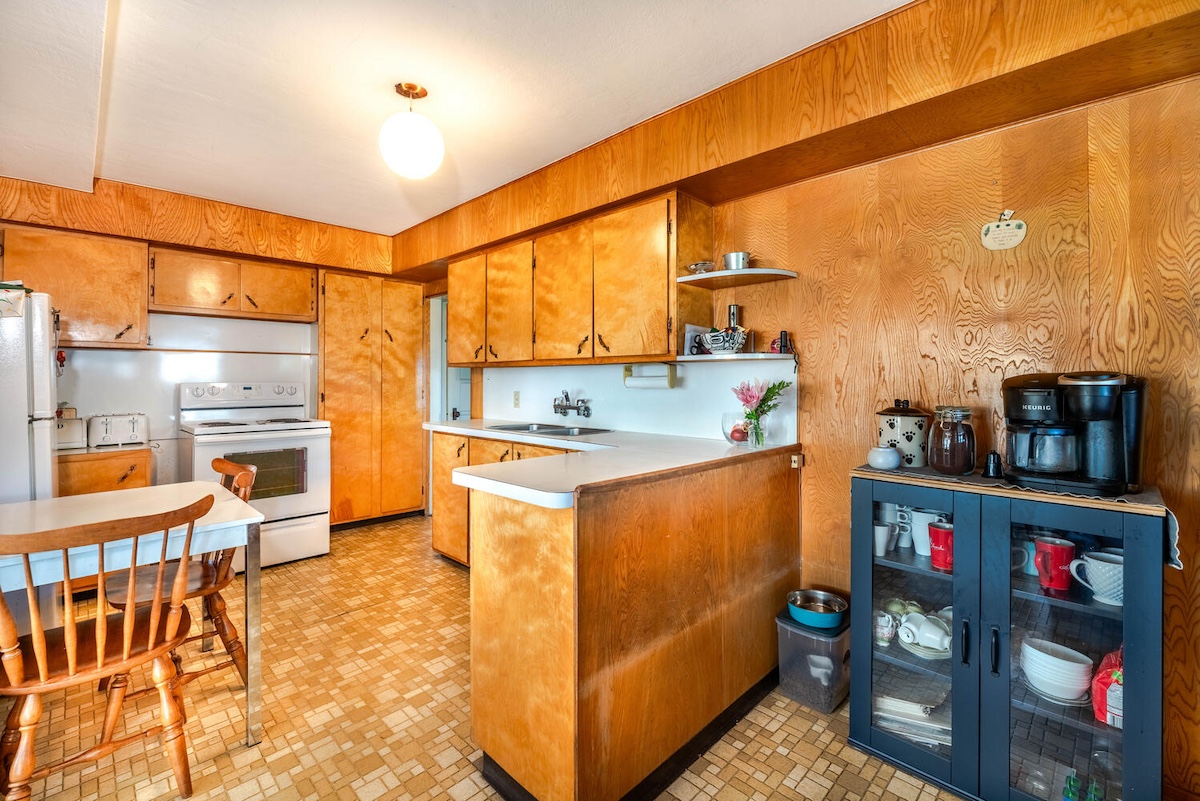 1007 Edinburgh Street, New Westminster 10