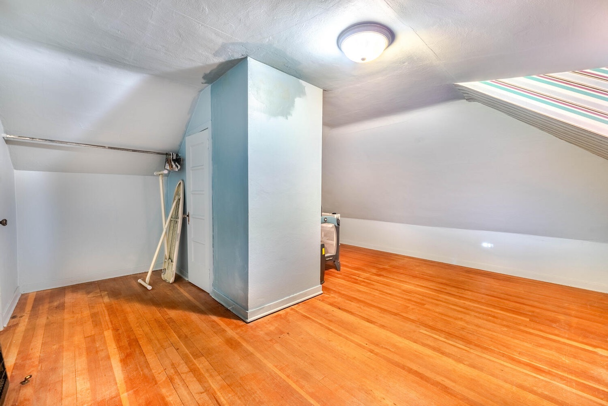 1007 Edinburgh Street, New Westminster 19