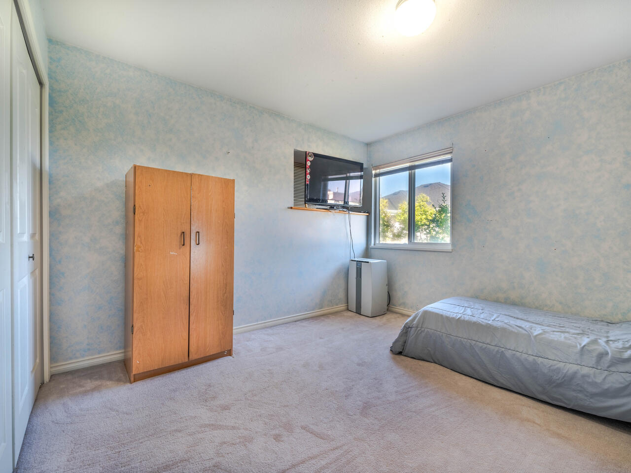 1210 Salter Street, New Westminster 11