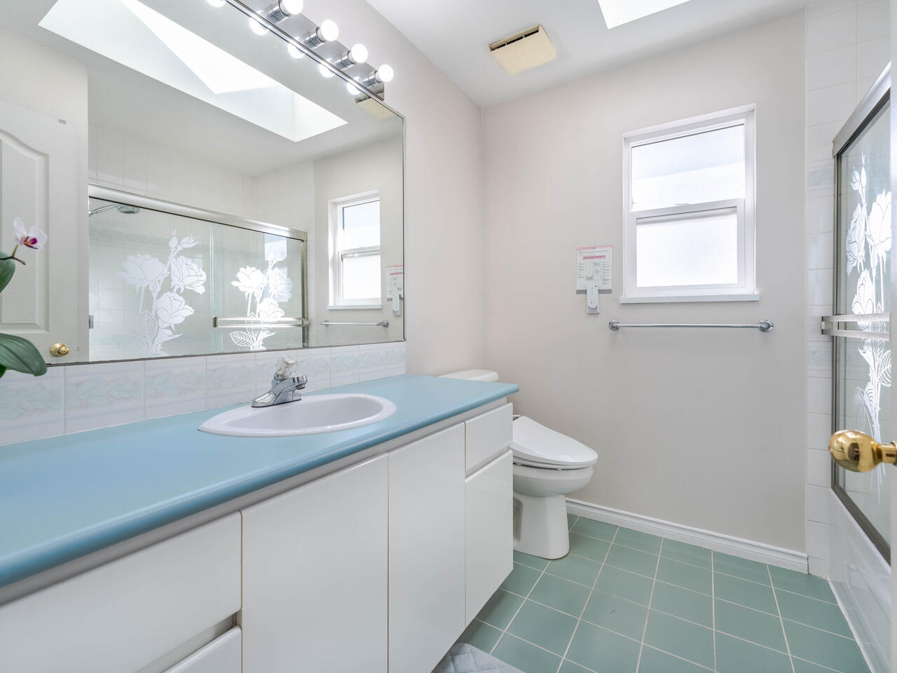 1210 Salter Street, New Westminster 17