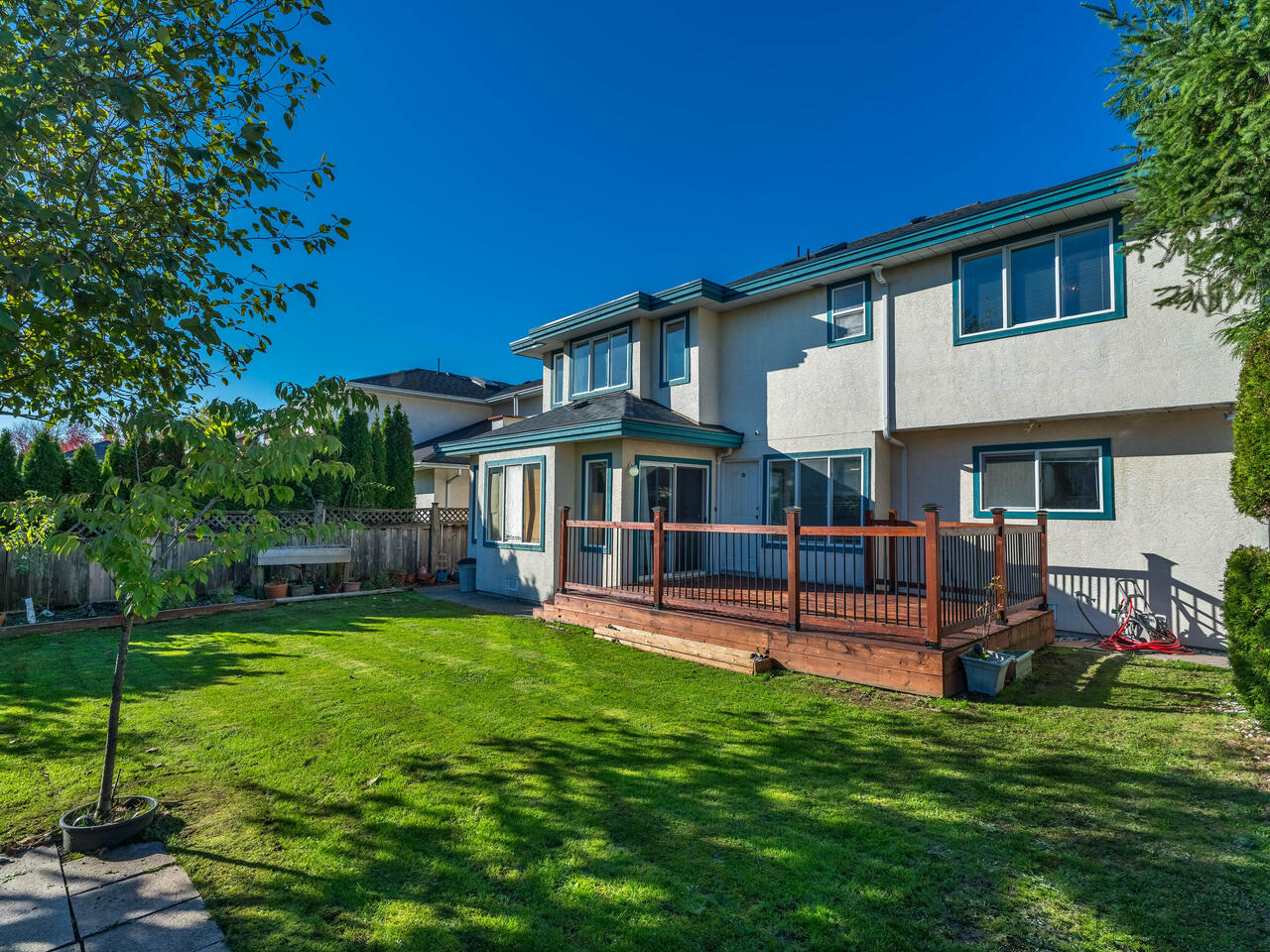 1210 Salter Street, New Westminster 25