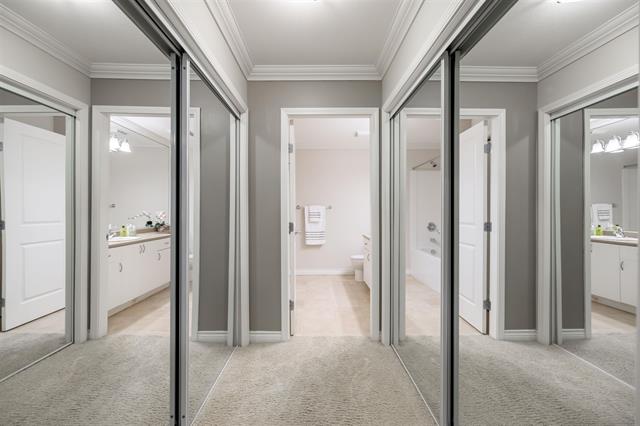 74-17516 4 Ave, Surrey 12