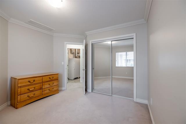 74-17516 4 Ave, Surrey 13