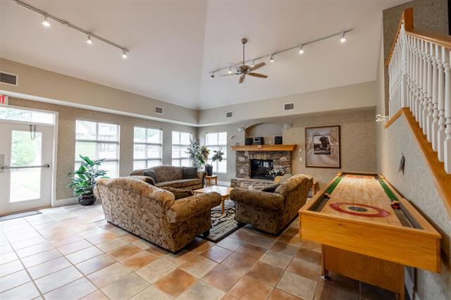 74-17516 4 Ave, Surrey 20
