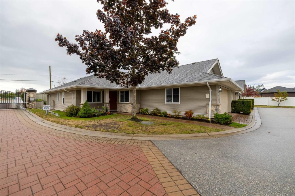 74-17516 4 Ave, Surrey