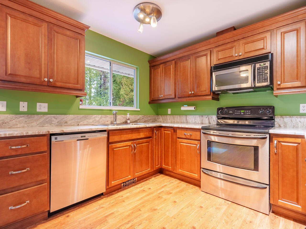 12717 107A Avenue, Surrey 11