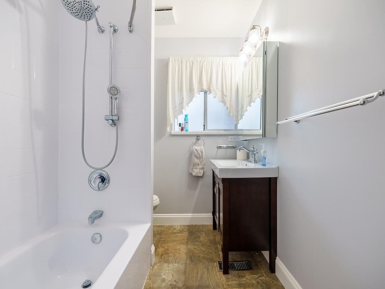 12717 107A Avenue, Surrey 21