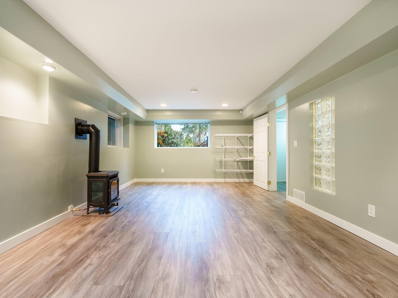 12717 107A Avenue, Surrey 23