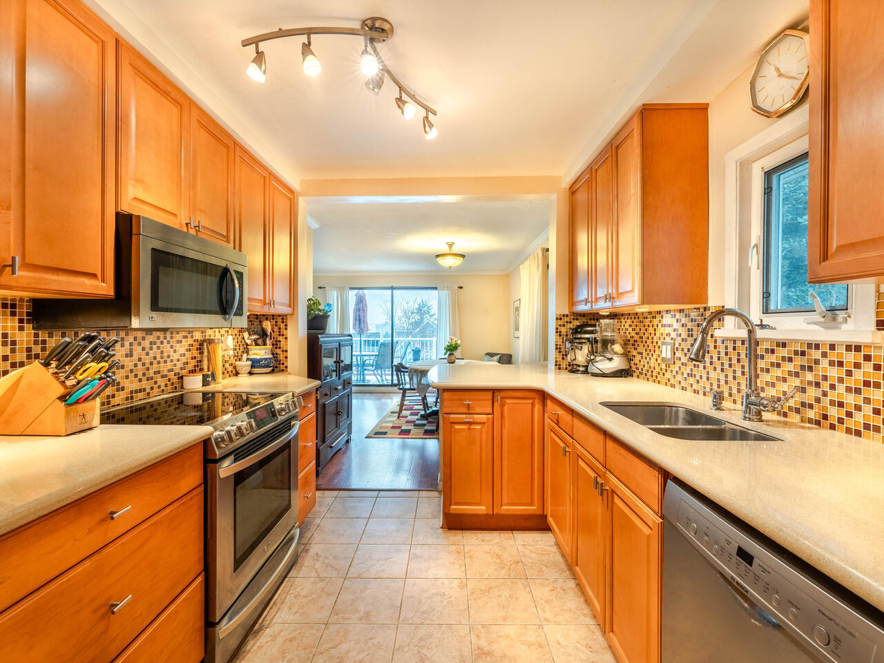 1408 Nanaimo Street, New Westminster 6