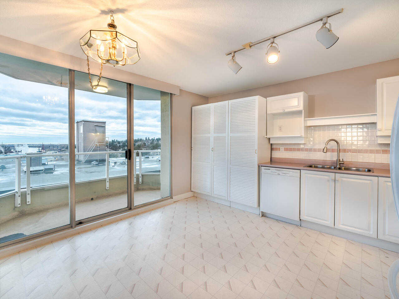 504-412 Twelfth St, New Westminster 12