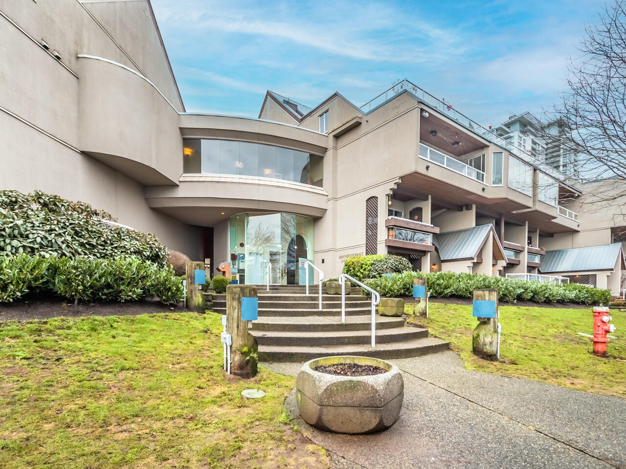412 5 K DE K Court, New Westminster 4