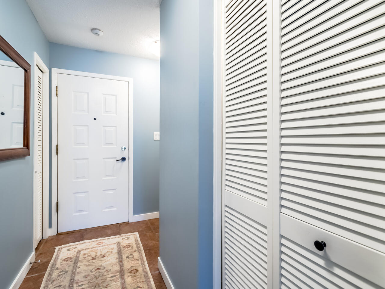 412 5 K DE K Court, New Westminster 5