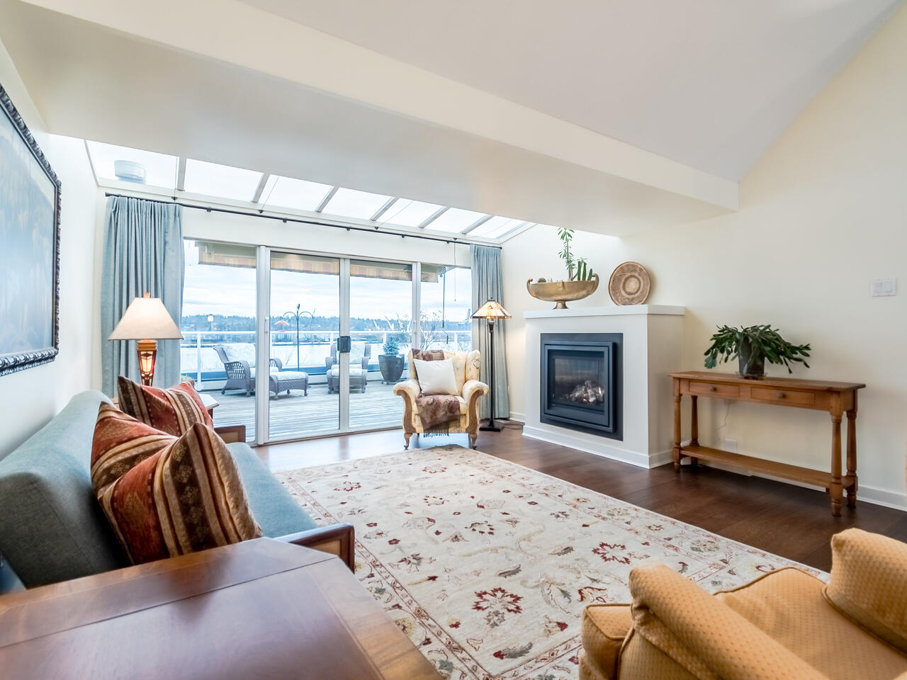 412 5 K DE K Court, New Westminster 15