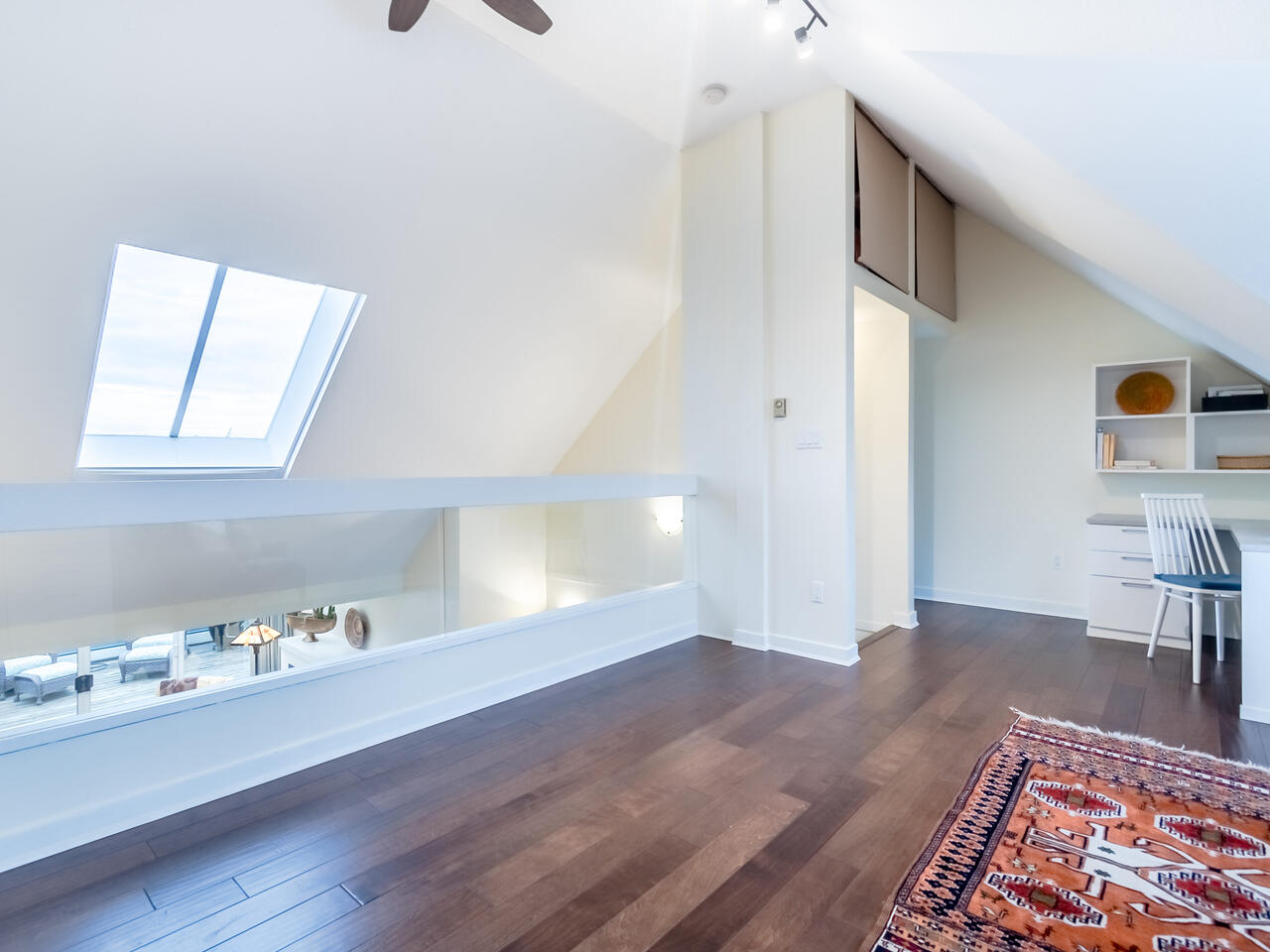 412 5 K DE K Court, New Westminster 23