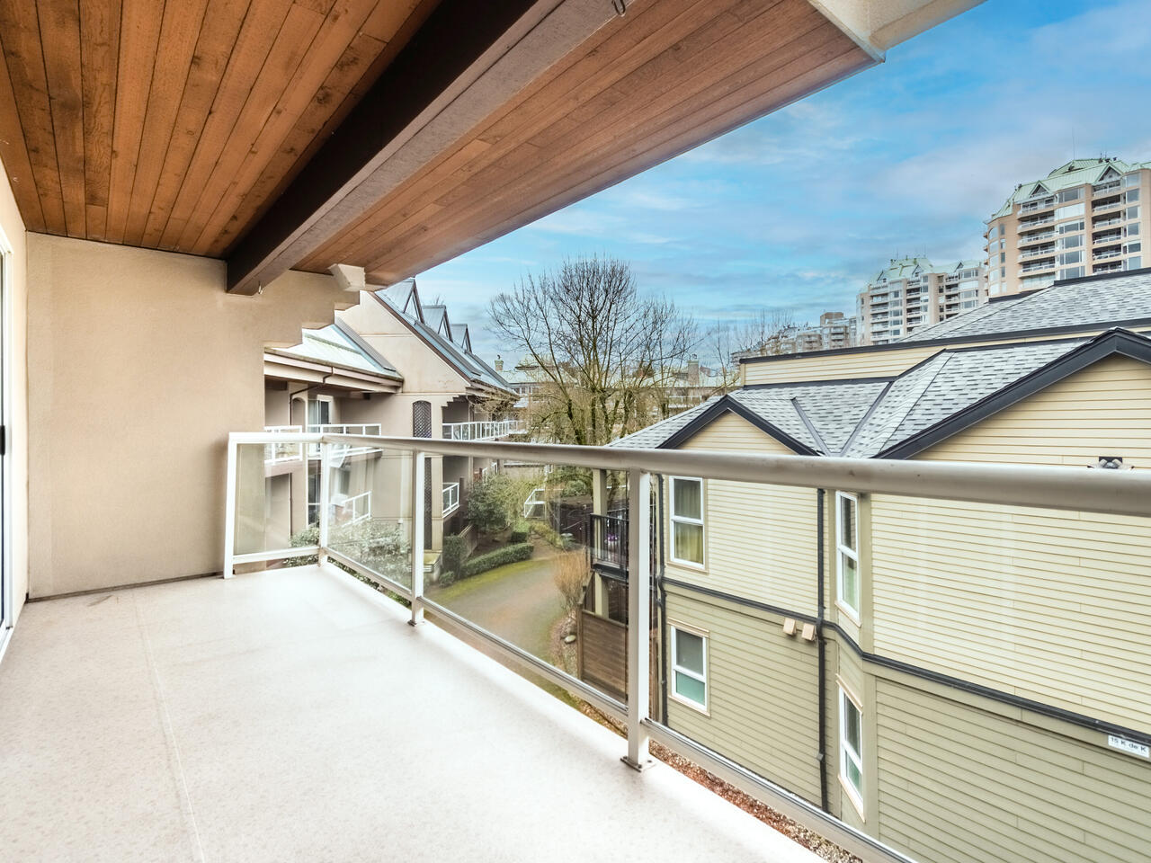 412 5 K DE K Court, New Westminster 24