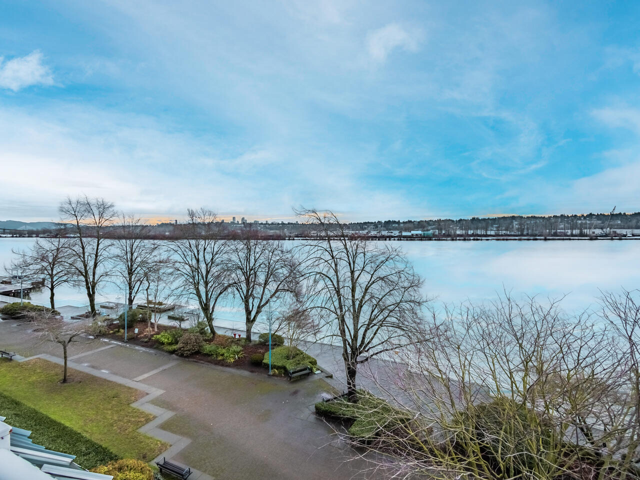 412 5 K DE K Court, New Westminster 26