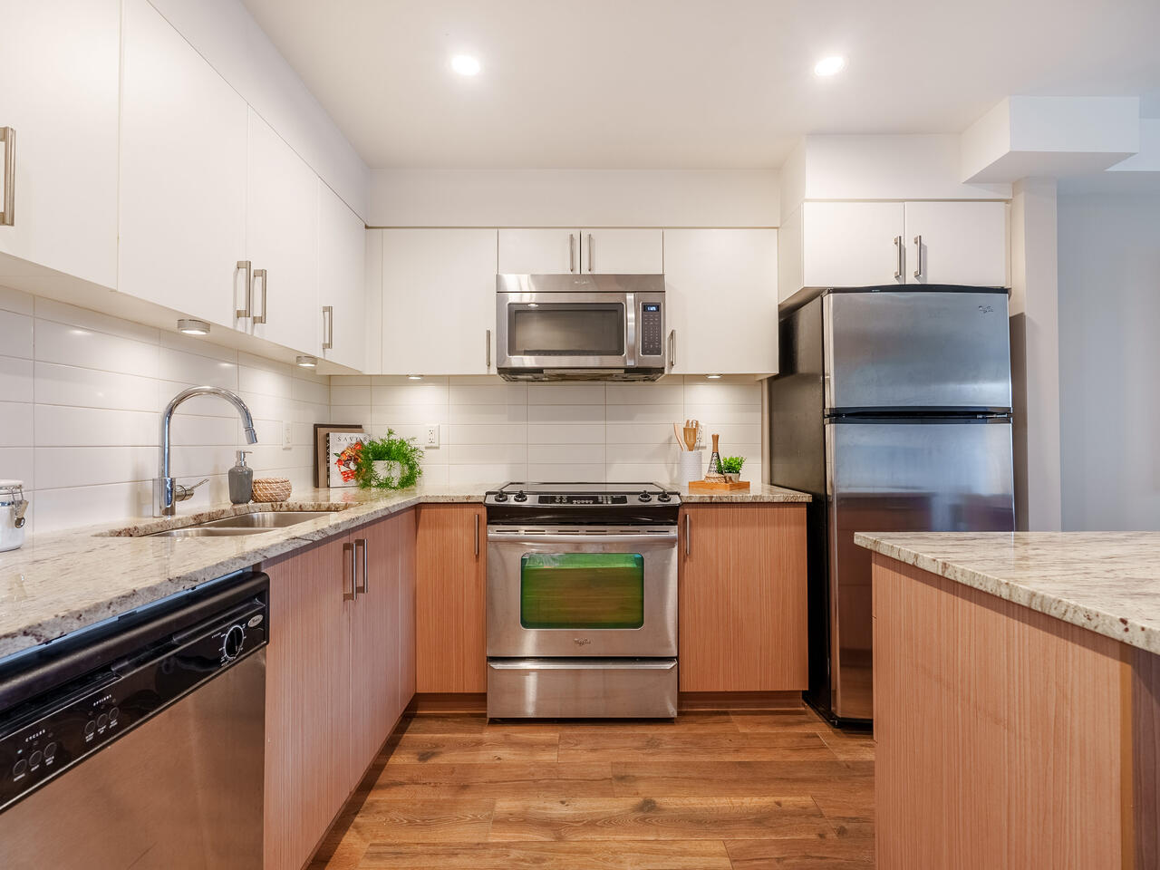 220 55 EIGHTH AVENUE, NEW WESTMINSTER 15