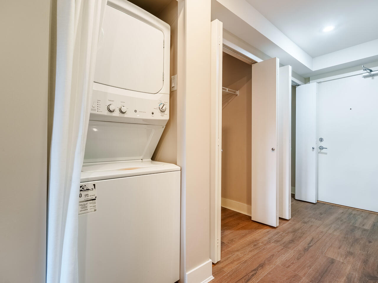 220 55 EIGHTH AVENUE, NEW WESTMINSTER 25