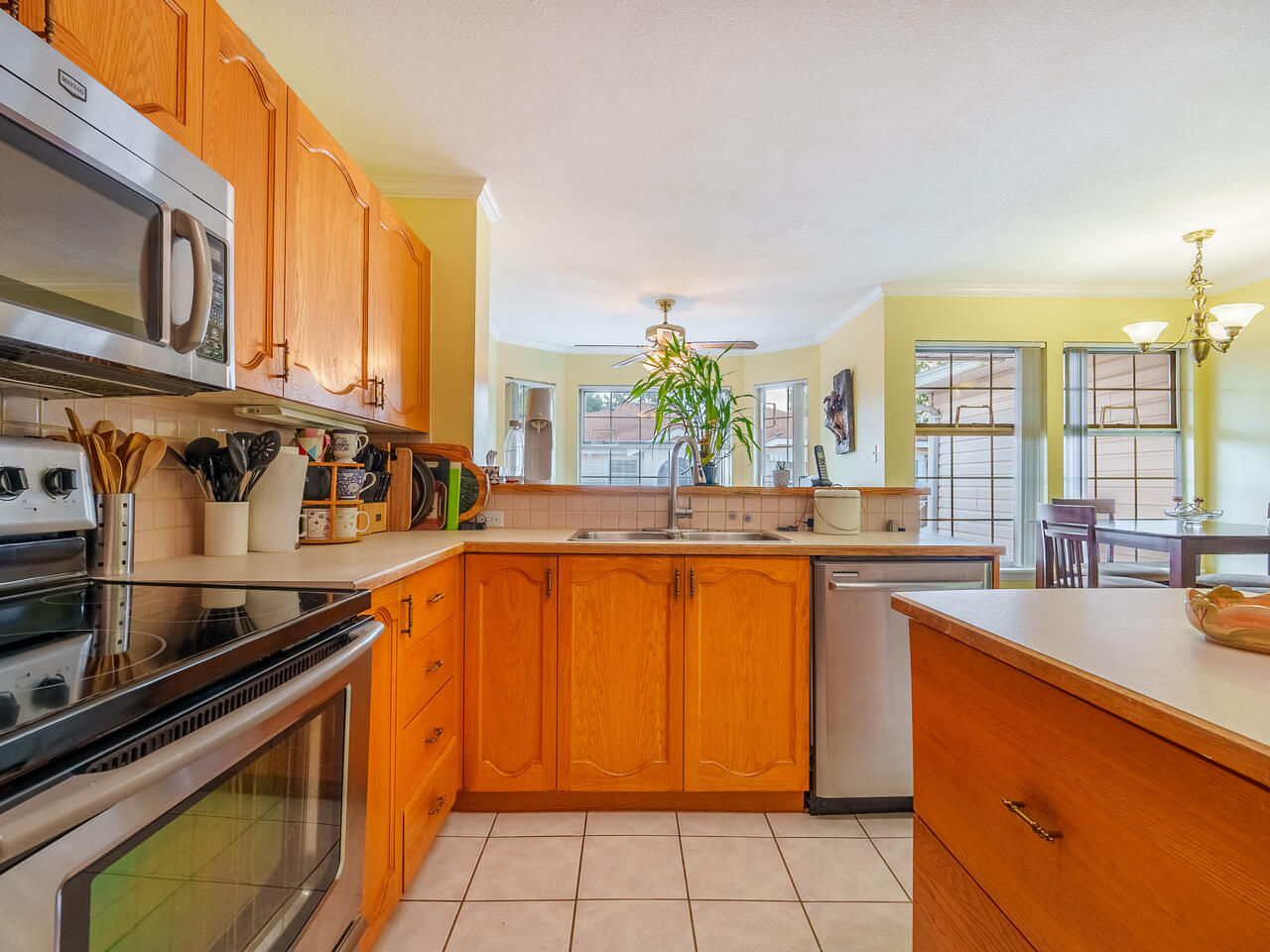 15-9168 Fleetwood Way, Surrey 10