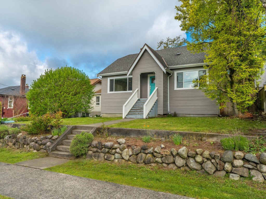 1703 Edinburgh Street, New Westminster