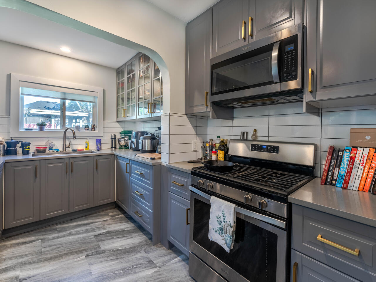 1703 Edinburgh Street, New Westminster 8