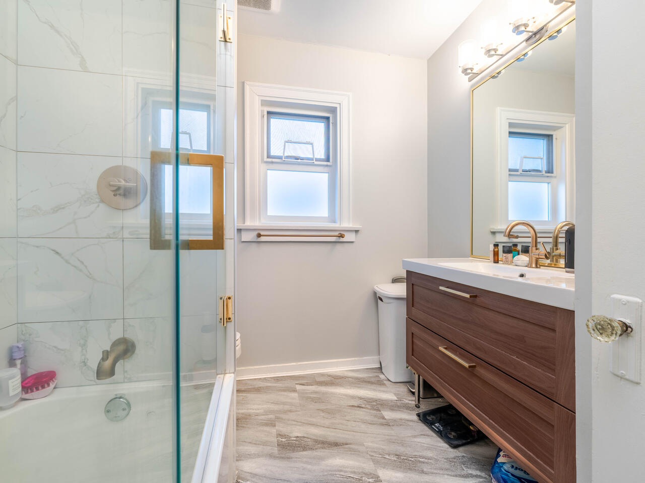 1703 Edinburgh Street, New Westminster 12