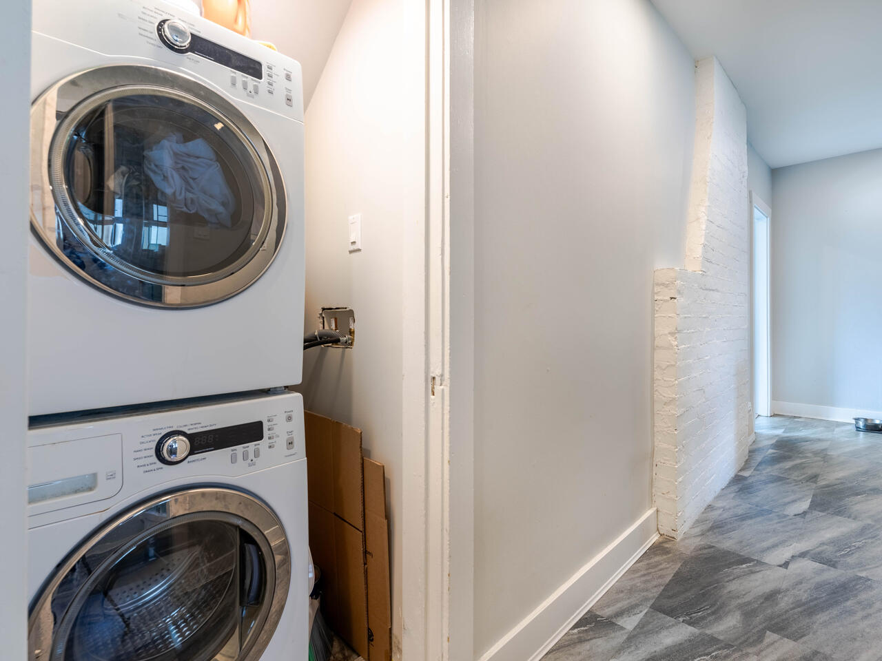 1703 Edinburgh Street, New Westminster 13