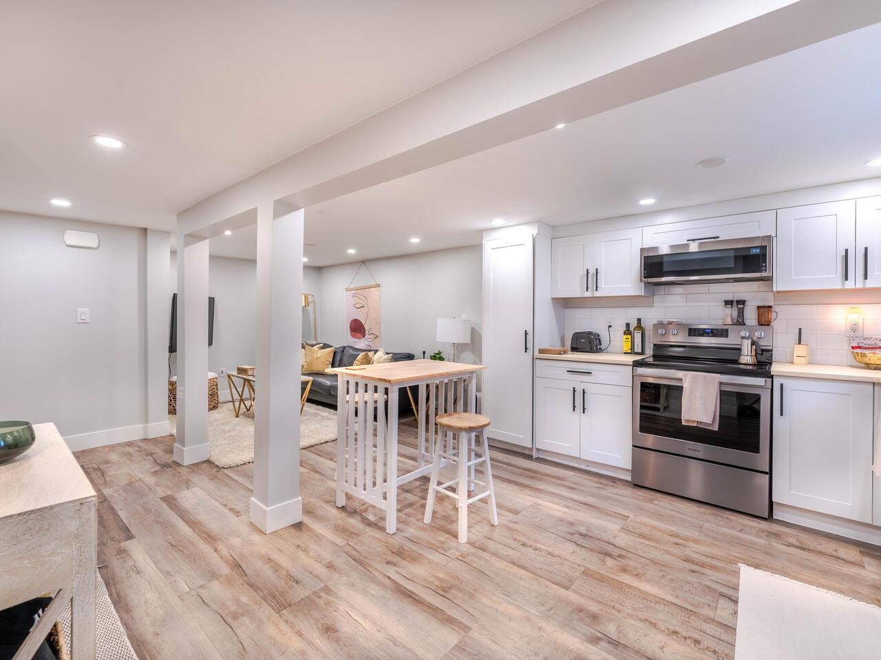 1703 Edinburgh Street, New Westminster 16